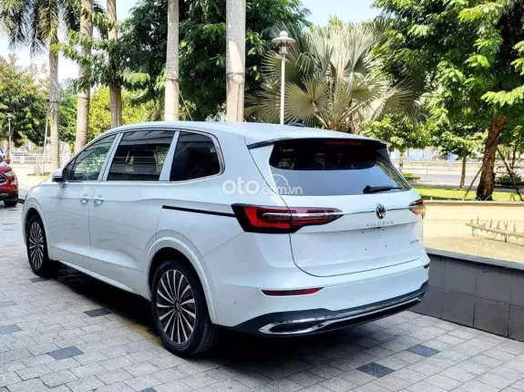 Volkswagen Viloran Luxury 2025 - 🎁 Giảm thêm tiền mặt & Tặng thêm phụ kiện khi liên hệ trực tiếp: 0979 753 204 Mr Thắng