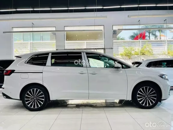 Volkswagen Viloran Luxury 2025 - 🎁 Giảm thêm tiền mặt & Tặng thêm phụ kiện khi liên hệ trực tiếp: 0979 753 204 Mr Thắng