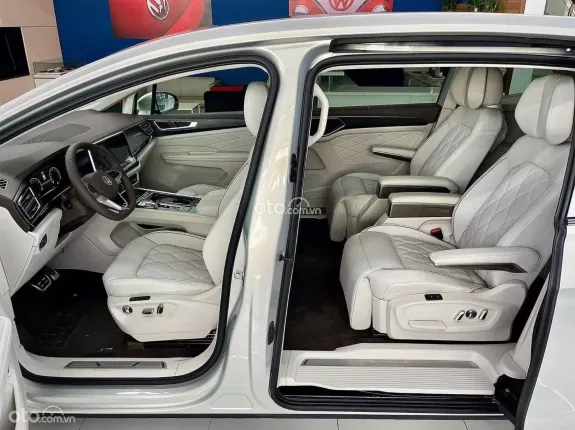Volkswagen Viloran Luxury 2025 - 🎁 Giảm thêm tiền mặt & Tặng thêm phụ kiện khi liên hệ trực tiếp: 0979 753 204 Mr Thắng