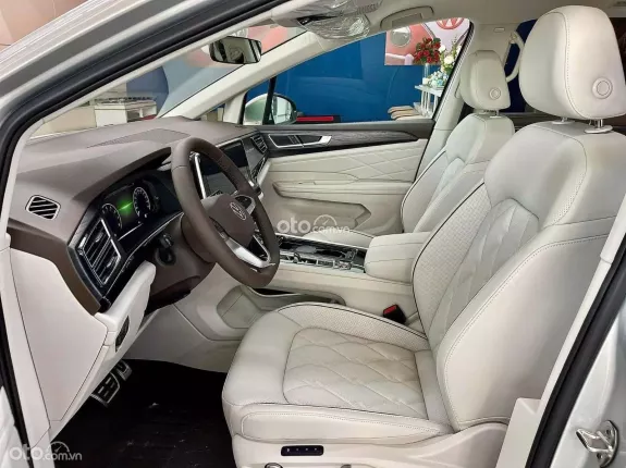 Volkswagen Viloran Luxury 2025 - 🎁 Giảm thêm tiền mặt & Tặng thêm phụ kiện khi liên hệ trực tiếp: 0979 753 204 Mr Thắng