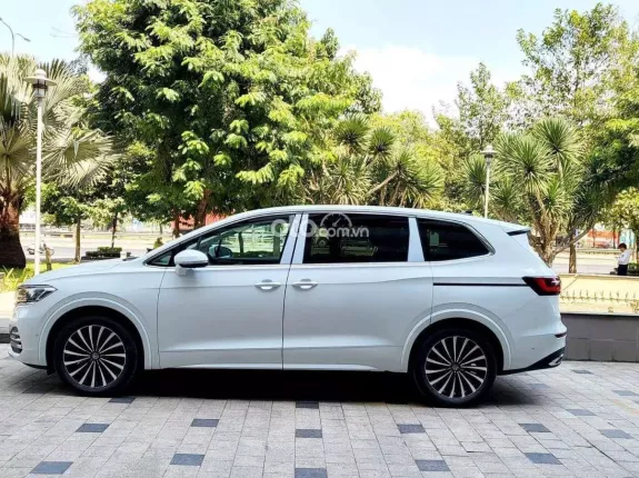 Volkswagen Viloran Luxury 2025 - 🎁 Giảm thêm tiền mặt & Tặng thêm phụ kiện khi liên hệ trực tiếp: 0979 753 204 Mr Thắng