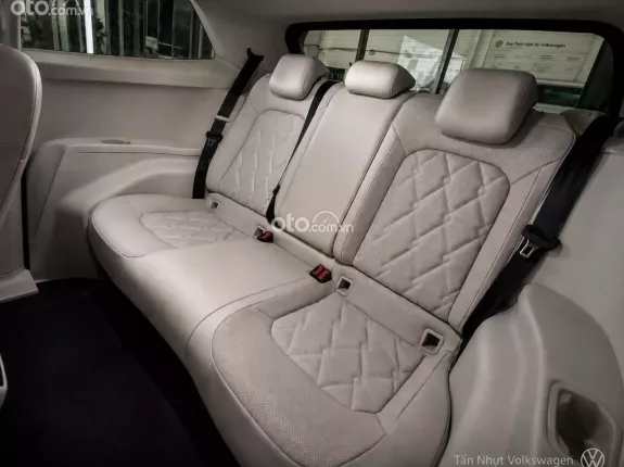 Volkswagen Viloran Luxury 2026 - 🎁 Giảm thêm tiền mặt & Tặng thêm phụ kiện khi liên hệ trực tiếp: 0979 753 204 Mr Thắng