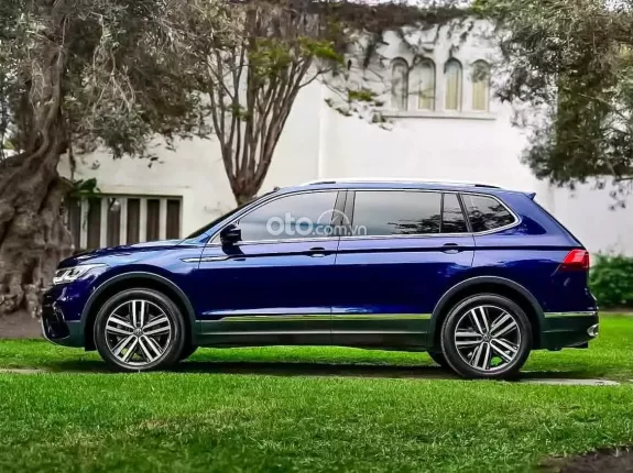 Volkswagen Tiguan Facelift 2023 - 🎁 Giảm thêm tiền mặt & Tặng thêm phụ kiện khi liên hệ trực tiếp: 0979 753 204 Mr Thắng