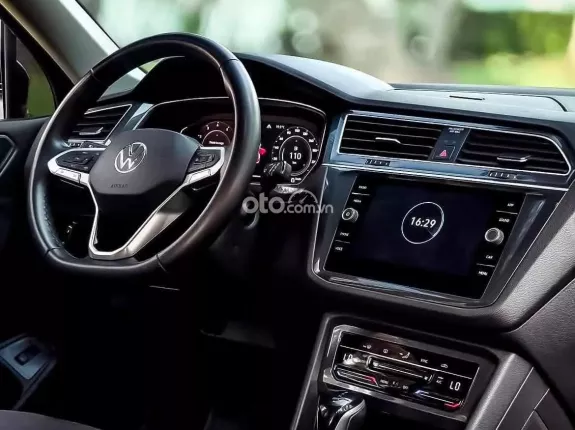 Volkswagen Tiguan Facelift 2023 - 🎁 Giảm thêm tiền mặt & Tặng thêm phụ kiện khi liên hệ trực tiếp: 0979 753 204 Mr Thắng