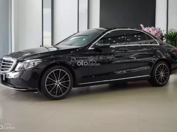 Mercedes-Benz C200 Exclusive 2021 - Black Edition siêu lướt cực đẹp