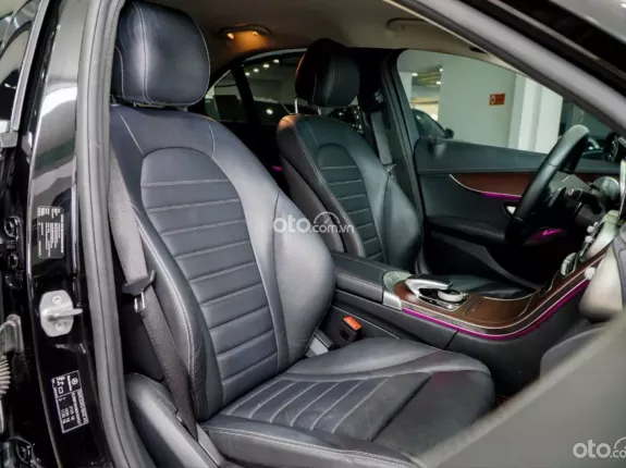 Mercedes-Benz C200 Exclusive 2021 - Black Edition siêu lướt cực đẹp