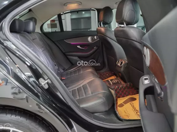 Mercedes-Benz C200 Exclusive 2021 - Black Edition siêu lướt cực đẹp