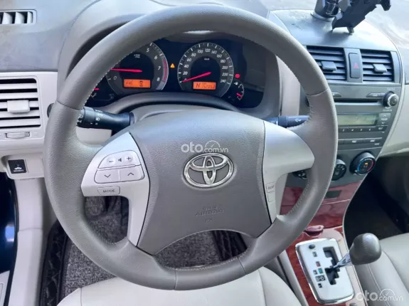 Toyota Corolla Altis 1.8G CVT 2010 - Gia đình cần bán gấp