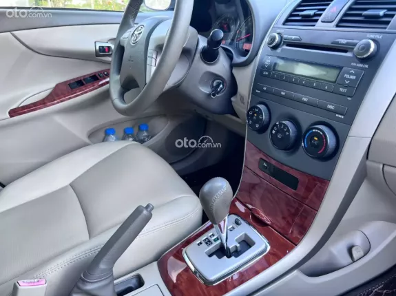 Toyota Corolla Altis 1.8G CVT 2010 - Gia đình cần bán gấp