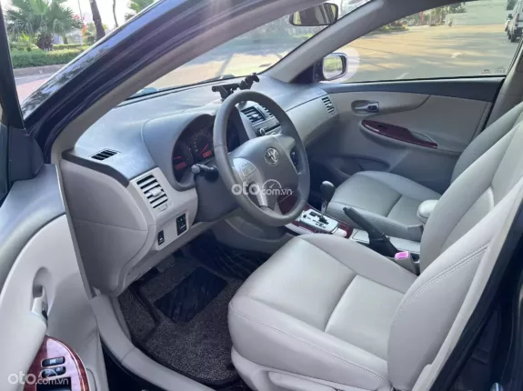 Toyota Corolla Altis 1.8G CVT 2010 - Gia đình cần bán gấp