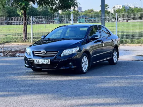 Toyota Corolla Altis 1.8G CVT 2010 - Gia đình cần bán gấp