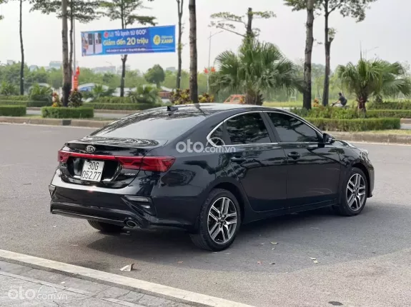 Kia Cerato 2.0 AT Premium 2019 - Gia đình cần tiền bán gấp