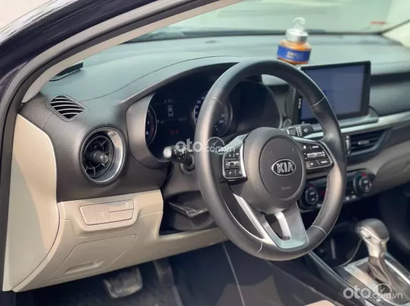 Kia Cerato 2.0 AT Premium 2019 - Gia đình cần tiền bán gấp