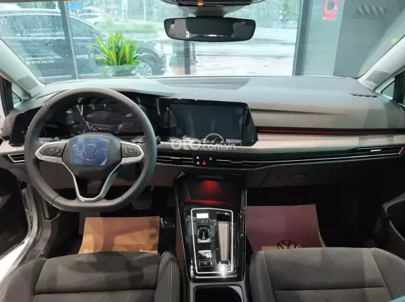 Volkswagen Golf 2024 - 🎁 Giảm thêm tiền mặt & Tặng thêm phụ kiện khi liên hệ trực tiếp! LH: 0979 753 204 Mr Thắng