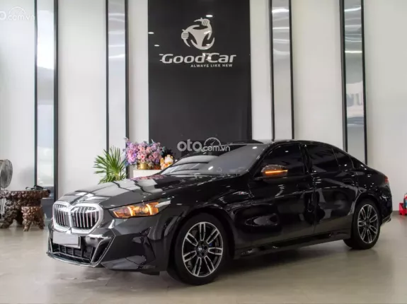 BMW 530i M Sport 2025 - Black Edition lướt nhẹ cực đẹp