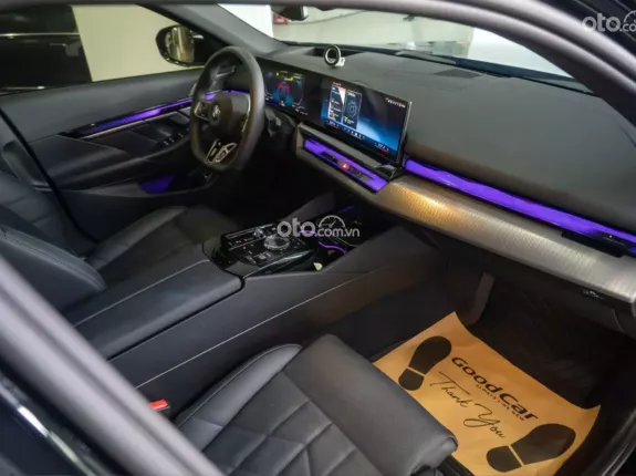BMW 530i M Sport 2025 - Black Edition lướt nhẹ cực đẹp