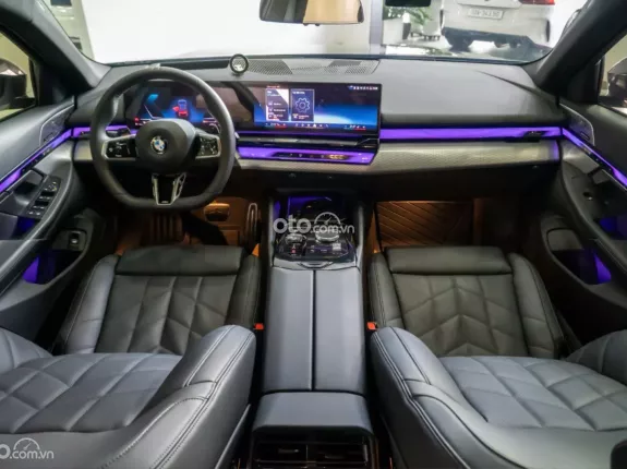 BMW 530i M Sport 2025 - Black Edition lướt nhẹ cực đẹp