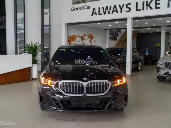 BMW 530i M Sport 2025 - Black Edition lướt nhẹ cực đẹp