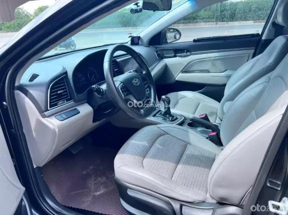 Hyundai Elantra 1.6 AT Đặc biệt 2019 - Gia đình trào bán