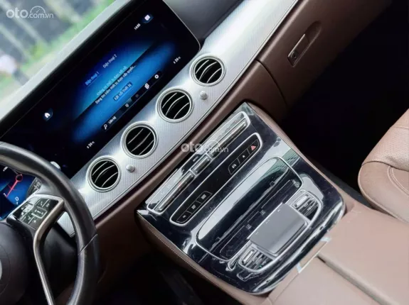 Mercedes-Benz E180 2022 - Bao check test