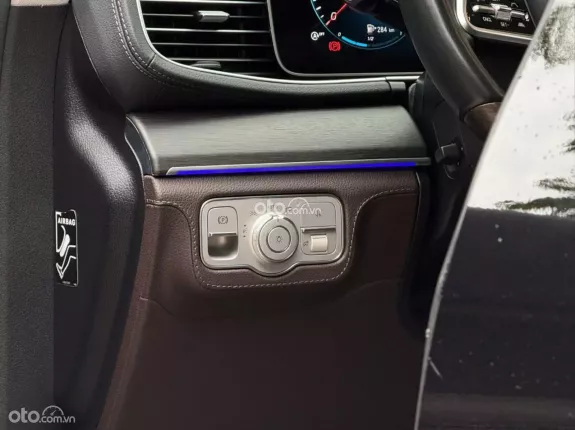 Mercedes-Benz GLS 450 4Matic 2022 - Up gói độ 23P cảnh báo điểm mù, giữ làn đường