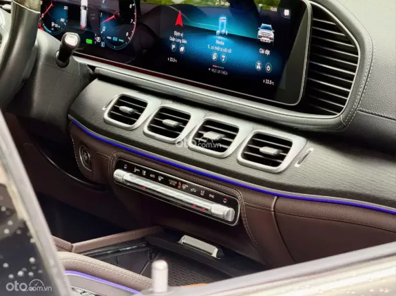 Mercedes-Benz GLS 450 4Matic 2022 - Up gói độ 23P cảnh báo điểm mù, giữ làn đường
