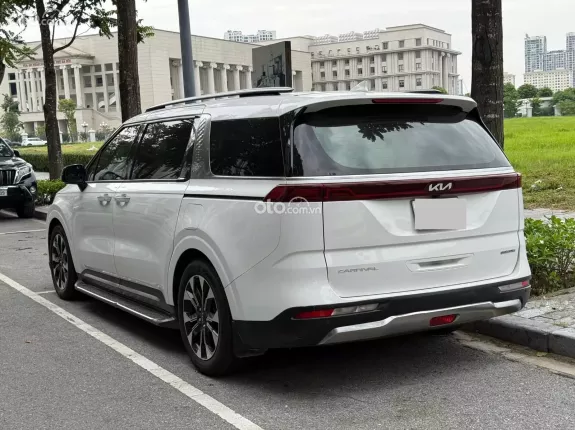 Kia Carnival 2.2D Signature 2022 - Kia Carnival Signature 2.2D sx2022 siêu đẹp, máy dầu bản cao nhất