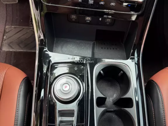 Kia Carnival 2.2D Signature 2022 - Kia Carnival Signature 2.2D sx2022 siêu đẹp, máy dầu bản cao nhất