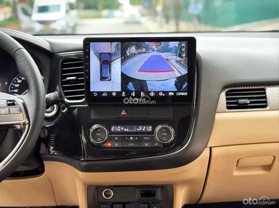 Mitsubishi Outlander 2.0 CVT 2018 - 7 CHỖ GIÁ ĐẸP