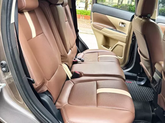 Mitsubishi Outlander 2.0 CVT 2018 - 7 CHỖ GIÁ ĐẸP