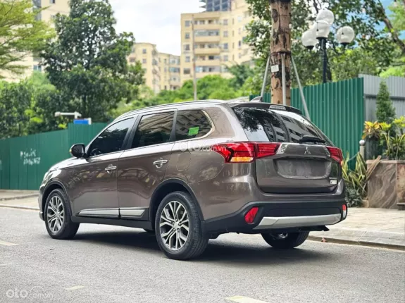 Mitsubishi Outlander 2.0 CVT 2018 - 7 CHỖ GIÁ ĐẸP