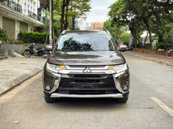 Mitsubishi Outlander 2.0 CVT 2018 - 7 CHỖ GIÁ ĐẸP