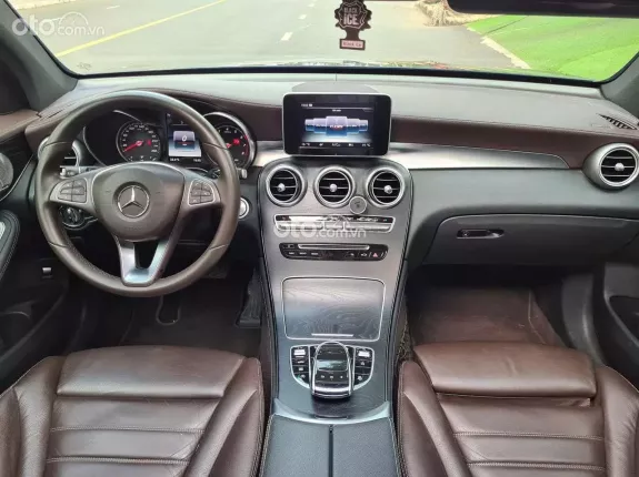 Mercedes-Benz GLC 300 4Matic 2019 - Màu xanh Cavansite sang trọng