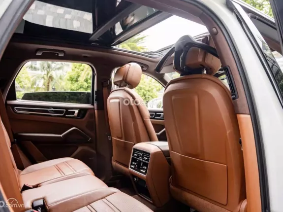Porsche Cayenne Platinum Edition 2022 - BAO ĐẬU BANK 70-90% (Ib Zalo tư vấn trực tiếp 24/7)