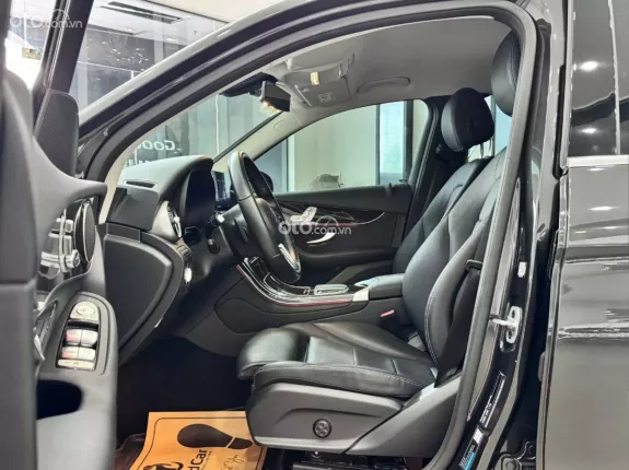 Mercedes-Benz GLC 200 V1 2022 - Xám titan 1 chủ đập thùng cực đẹp