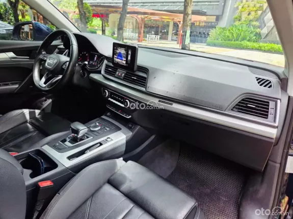 Audi Q5 2.0 TFSI Quattro 2018 - Xanh đen