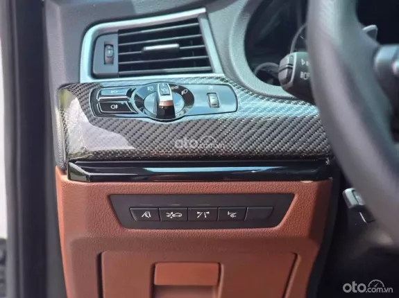 BMW 528i GT 2017 - Trắng Nt nâu