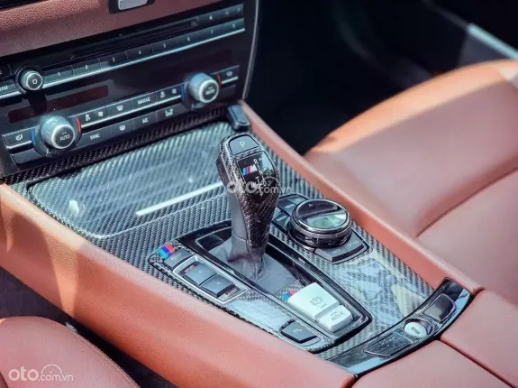 BMW 528i GT 2017 - Trắng Nt nâu