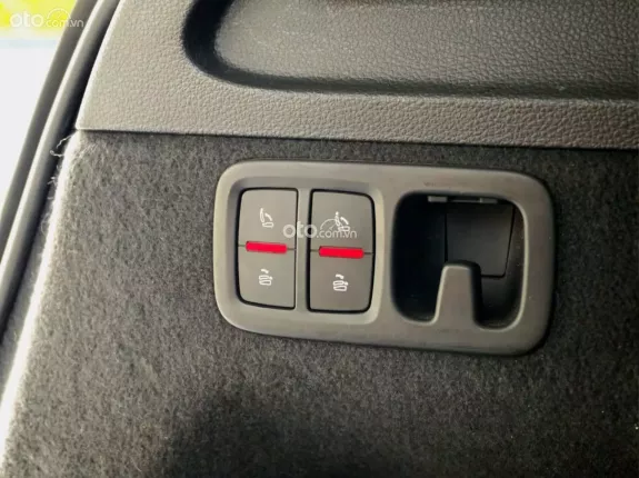 Audi Q7 2016 - Trắng NT đen
