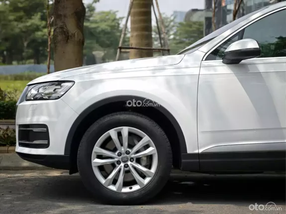 Audi Q7 2016 - Trắng NT đen