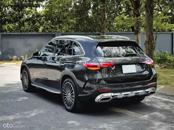 Mercedes-Benz GLC 300 4Matic 2023 - Xám titan. 30.000km zin