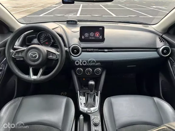 Mazda 2 Sedan 1.5L Luxury 2020 - Odo 38.000 km, màu xanh, nội thất xanh đen, full lịch sử bảo dưỡng hãng