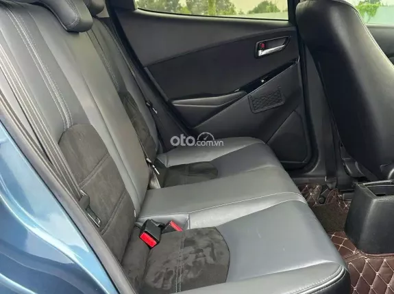Mazda 2 Sedan 1.5L Luxury 2020 - Odo 38.000 km, màu xanh, nội thất xanh đen, full lịch sử bảo dưỡng hãng