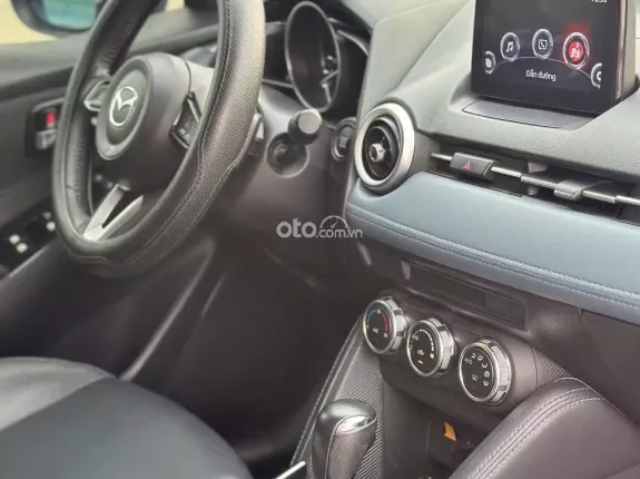 Mazda 2 Sedan 1.5L Luxury 2020 - Odo 38.000 km, màu xanh, nội thất xanh đen, full lịch sử bảo dưỡng hãng