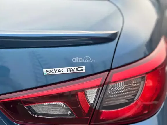 Mazda 2 Sedan 1.5L Luxury 2020 - Odo 38.000 km, màu xanh, nội thất xanh đen, full lịch sử bảo dưỡng hãng
