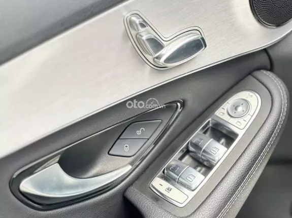 Mercedes-Benz C180 AMG 2021 - Xe đẹp, 1 chủ sử dụng