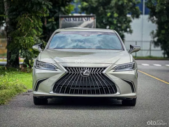 Lexus ES 250 F-Sport 2025 - Siêu lướt 18000km cực đẹp