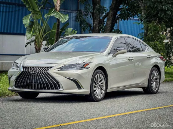 Lexus ES 250 F-Sport 2025 - Siêu lướt 18000km cực đẹp