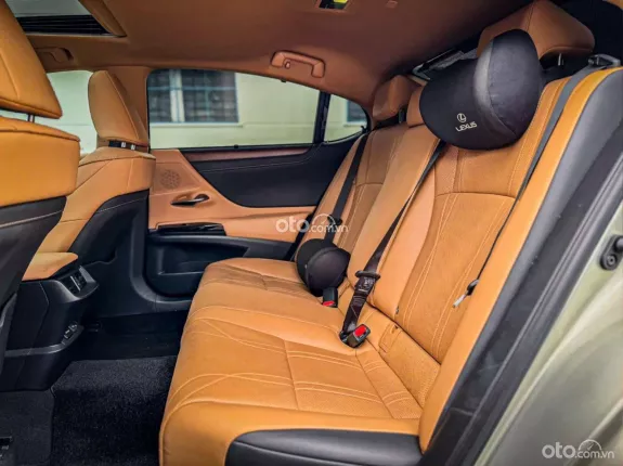 Lexus ES 250 F-Sport 2025 - Siêu lướt 18000km cực đẹp
