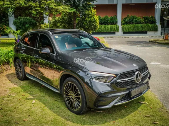 Mercedes-Benz GLC 300 4Matic 2023 - Xán Titan lướt nhẹ cực đẹp